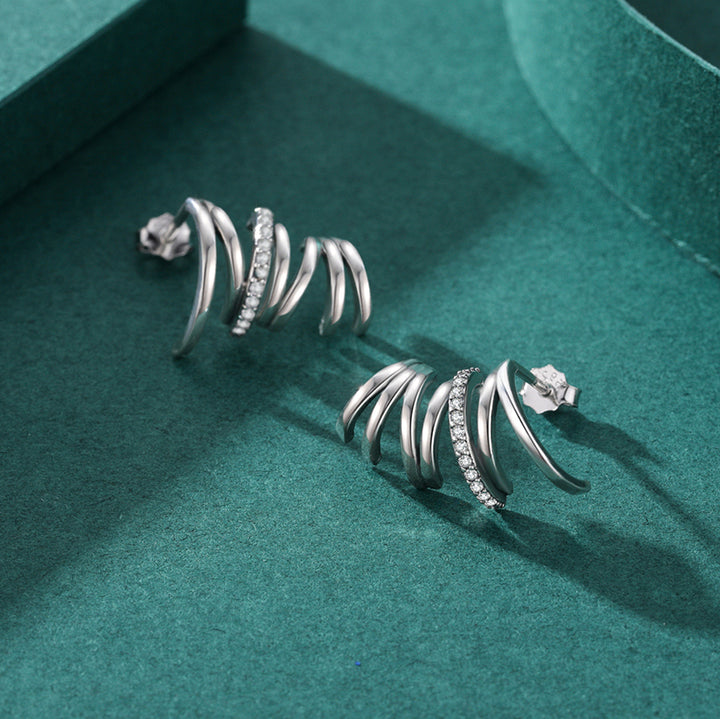Boucle d'oreille grimpante avec anneaux et strass scintillants en argent 925 - Femme. Élégance intemporelle et modernité se rencontrent dans ces boucles d'oreilles captivantes.