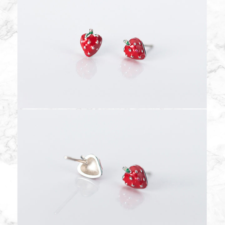 Boucle d'oreille en argent 925 en forme de fraise - Bijou enfant pétillant et délicat, symbole d'une enfance joyeuse et naturelle.