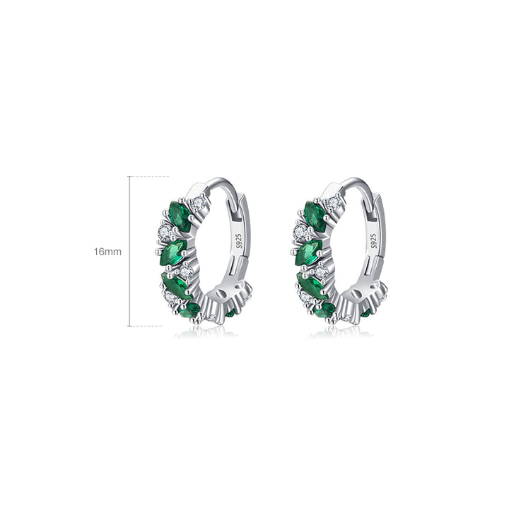 Boucle d'oreille créole argent 925, diamants émeraudes - Femme. Élégantes boucles ornées de diamants ronds et amandes, pour un éclat majestueux à chaque mouvement. Un bijou incontournable pour chaque femme.