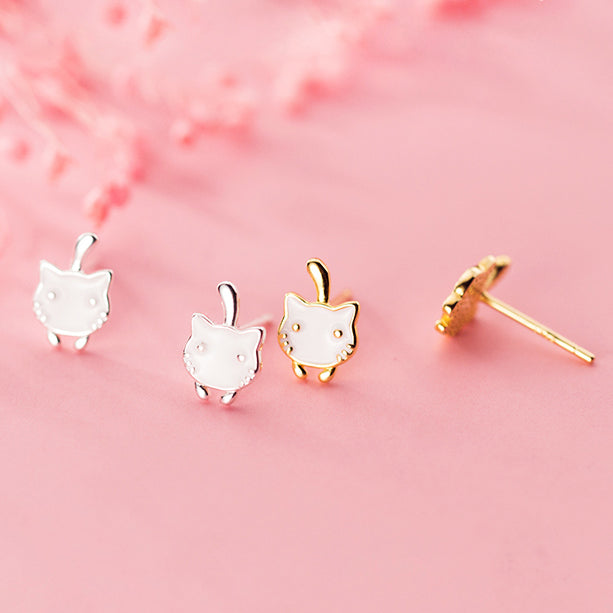 Boucles d'oreilles chat blancs en argent 925 - Accessoire ludique pour enfant, idéal pour ajouter une touche d'éclat à sa tenue quotidienne.