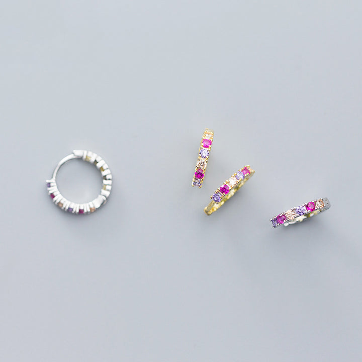 Boucle d'oreille créole anneau strass colorés - Femme - Argent 925. Élégantes boucles d'oreilles ornées de strass multicolores étincelants.