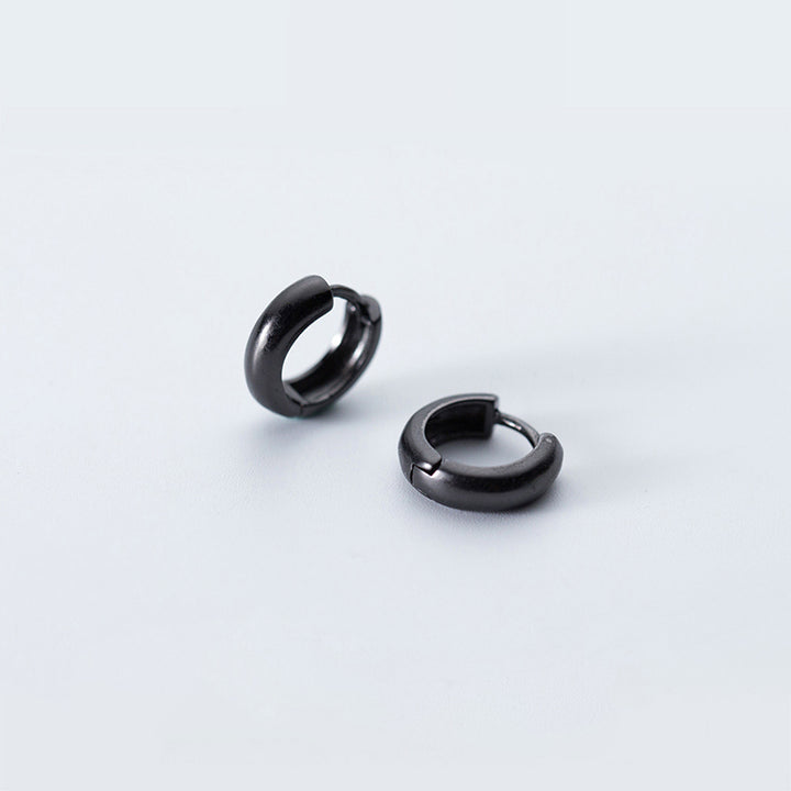 Boucle d'oreille anneau épais noir en argent 925 pour enfant - Style moderne et design intemporel, idéal pour toutes les occasions.