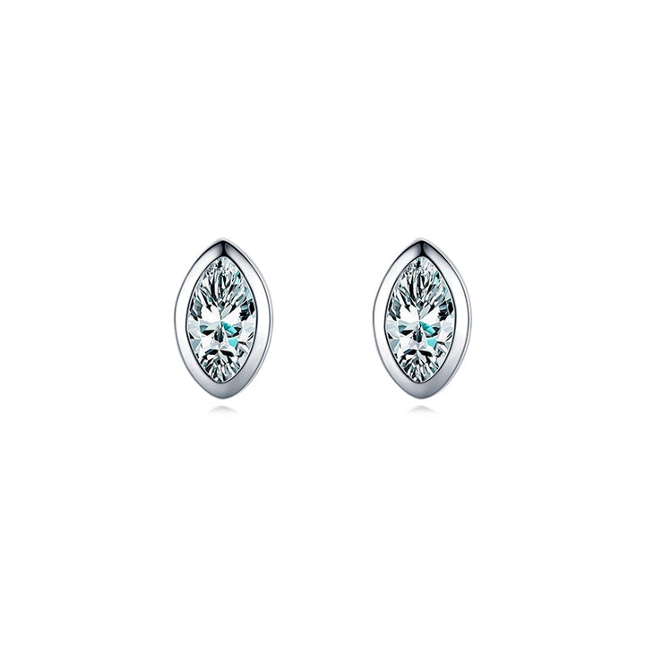 Boucle d'oreille amande diamant - Femme - Argent 925. Élégantes boucles d'oreilles en forme d'amande avec un diamant étincelant au centre. Un symbole intemporel de sophistication pour la femme moderne.