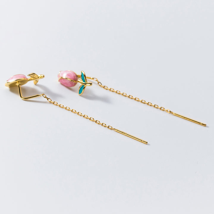 Boucle d'oreille fleur tulipe chaîne pendante en argent 925 plaqué or - Femme. Un bijou printanier délicat et vibrant pour les amoureuses de la nature.