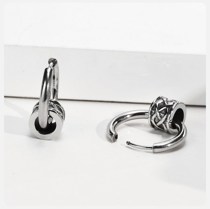 Orecchino Uomo In Argento 925/000 Effetto Invecchiato – Cerchio Con Decorazione Floreale